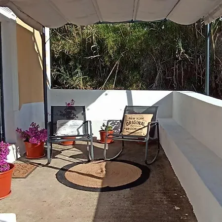 Bougainvillea House Hébergement de vacances *