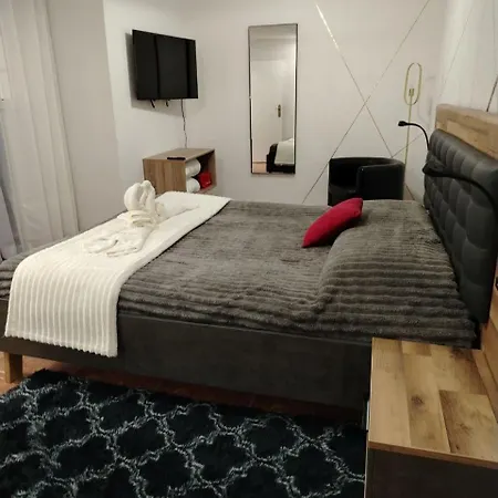 Holiday home Bougainvillea House *