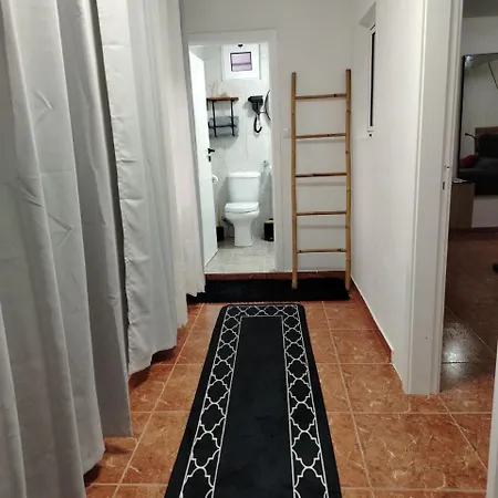 Bougainvillea House בית נופש *