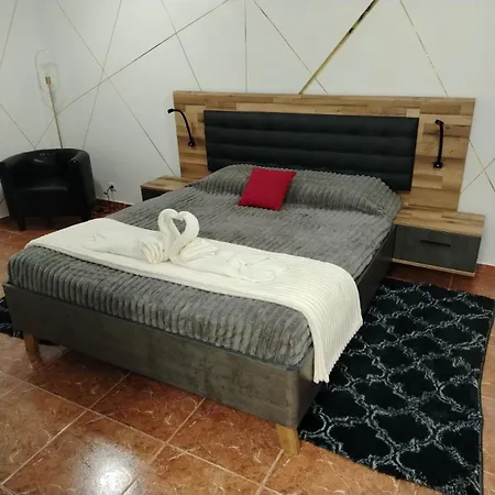 Bougainvillea House בית נופש *